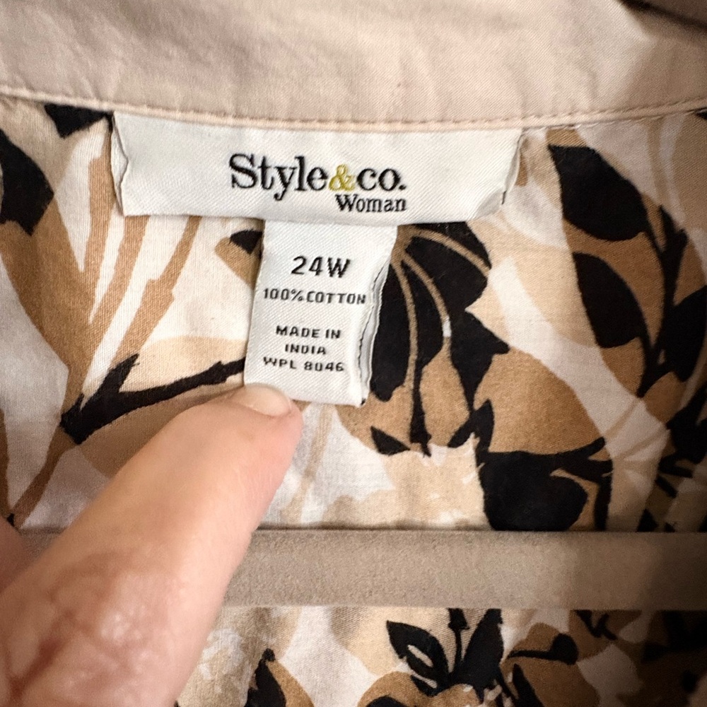 Plus Size 2X 24W & 26/28W Button Front Shirts Cato & Style & Co Bundle - Picture 6 of 7